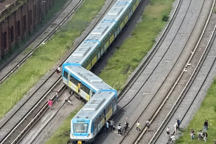 Descarrilló una formación del tren Sarmiento: hay varios heridos y nueve fueron internados