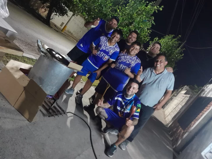 Hinchas de Unión y la tradición de reunirse para ayudar a los que menos tienen Hinchas de Unión y la tradición de reunirse para ayudar a los que menos tienen