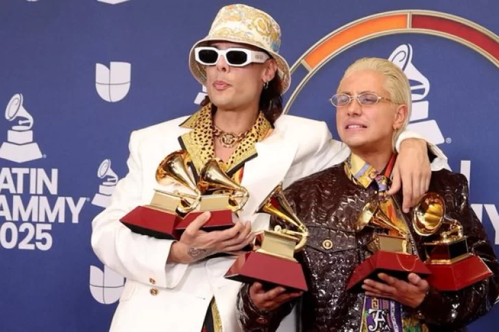 Por qué CA7RIEL & Paco Amoroso fueron demorados en Estados Unidos