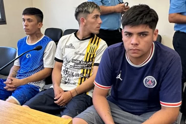 Tres jóvenes quedaron imputados tras la gresca que terminó con 20 detenidos en la casona usurpada