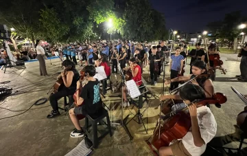 La Orquesta Escuela cerró el año con 250 chicos en un concierto al aire libre La Orquesta Escuela cerró el año con 250 chicos en un concierto al aire libre