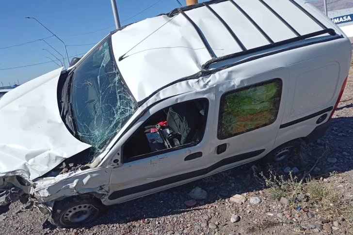 Una Kangoo a alta velocidad en un semáforo en rojo, el desencadenante de la tragedia en Ruta 40 y Calle 9