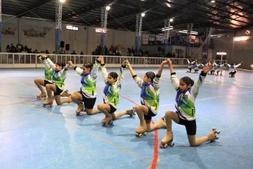 La Escuela Municipal de Patinaje Artístico de Iglesia toma forma: con alrededor de 60 chicos, se prepara para la gala de fin de año La Escuela Municipal de Patinaje Artístico de Iglesia toma forma: con alrededor de 60 chicos, se prepara para la gala de fin de año
