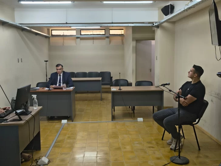 Un policía condenado por golpear a un conductor ebrio en Angaco pidió ser absuelto Un policía condenado por golpear a un conductor ebrio en Angaco pidió ser absuelto