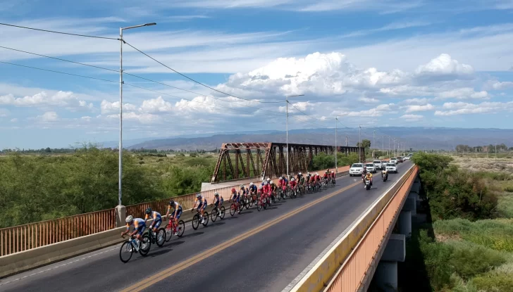 Ciclismo-cuatro-puentes120251-728x415