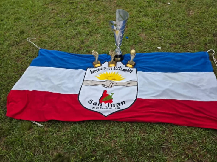 Espartanos-Bandera-campeonato-santa-fe-2025--728x546 Espartanos-Bandera-campeonato-santa-fe-2025--728x546