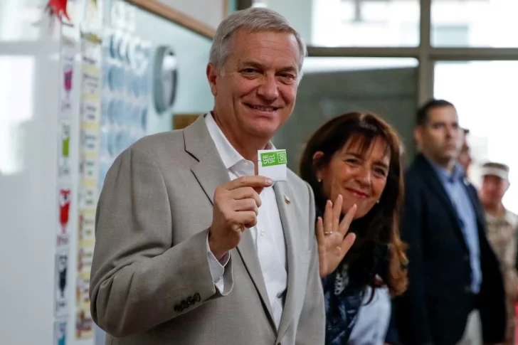 Elecciones en Chile: tras emitir su voto, Kast aseguró que el país atraviesa “una situación muy compleja” Elecciones en Chile: tras emitir su voto, Kast aseguró que el país atraviesa “una situación muy compleja”