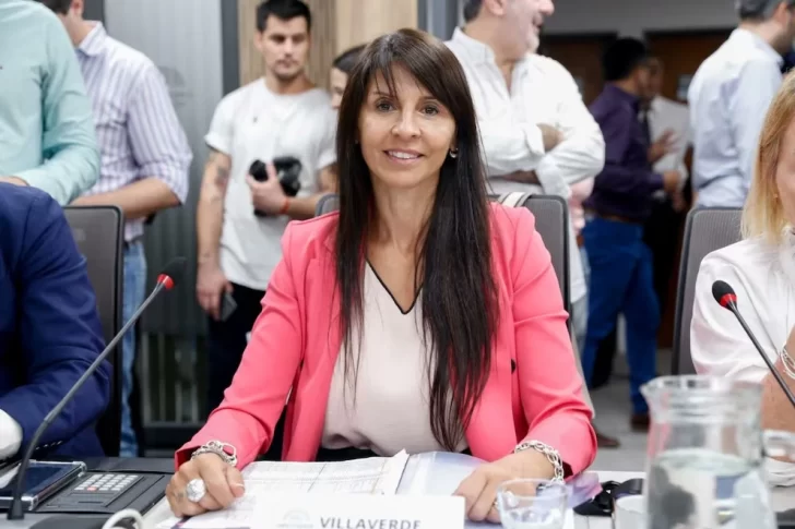 Tras no tener respaldo para asumir en el Senado, Lorena Villaverde retiró su renuncia como diputada