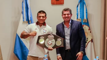 Orrego recibió al boxeador Ezequiel “Pac Man” Fernández, tras su histórico triunfo Orrego recibió al boxeador Ezequiel “Pac Man” Fernández, tras su histórico triunfo