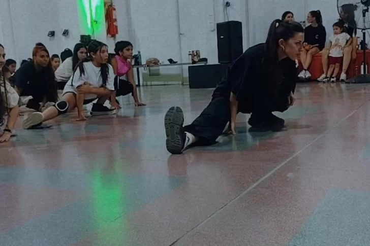 SaveClip.App_405494217_745182377116401_5856962641652977235_n-728x485 clases danza 2