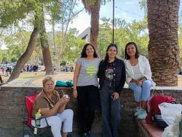 Cecilia y la esperanza de que su hija se convierta en la primera de la familia en asistir a un Instituto Preuniversitario Cecilia y la esperanza de que su hija se convierta en la primera de la familia en asistir a un Instituto Preuniversitario