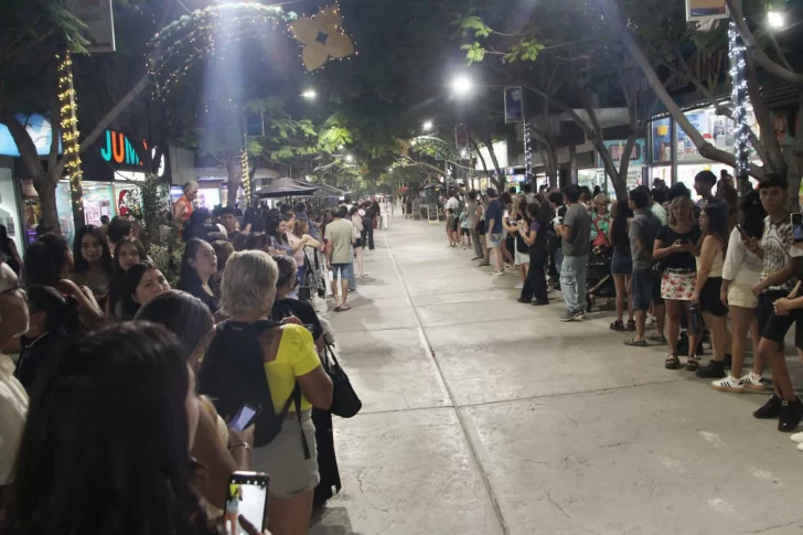 WhatsApp-Image-2025-12-20-at-09.36.53-1-728x485 Flasmob cruzando estilos 1