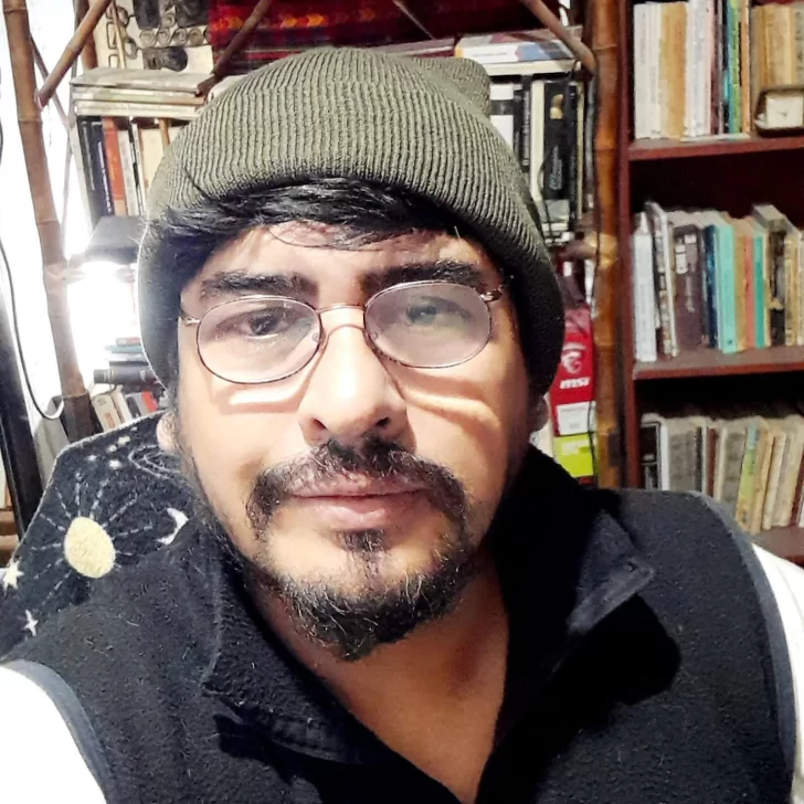 Juan Pablo Cáceres, el diseñador digital que se inspiró en la despedida del hogar familiar para crear una historia con identidad sanjuanina Juan Pablo Cáceres, el diseñador digital que se inspiró en la despedida del hogar familiar para crear una historia con identidad sanjuanina