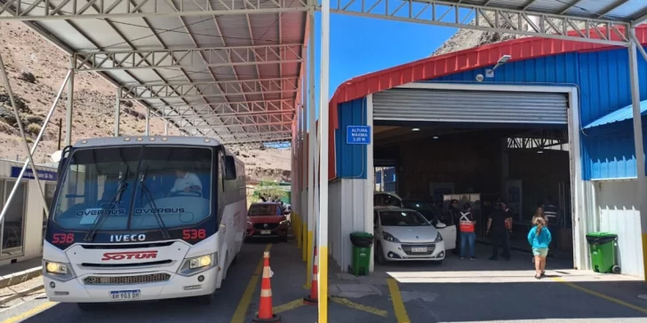 Paso de Agua Negra: cae un 66% esta temporada el tránsito a Chile por San Juan, según cifras del vecino país Paso de Agua Negra: cae un 66% esta temporada el tránsito a Chile por San Juan, según cifras del vecino país