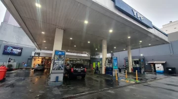 El presidente de YPF anunció que la nafta bajará en promedio un 2% esta semana El presidente de YPF anunció que la nafta bajará en promedio un 2% esta semana