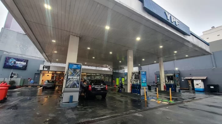 El presidente de YPF anunció que la nafta bajará en promedio un 2% esta semana El presidente de YPF anunció que la nafta bajará en promedio un 2% esta semana