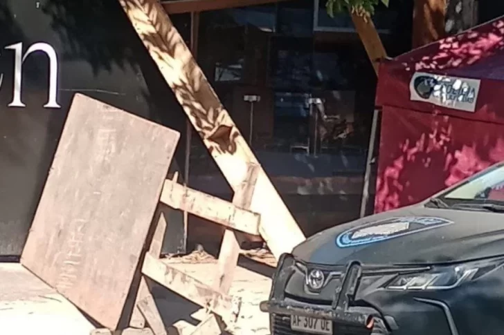 Tragedia: un andamio de una obra en construcción cayó sobre una joven y la mató