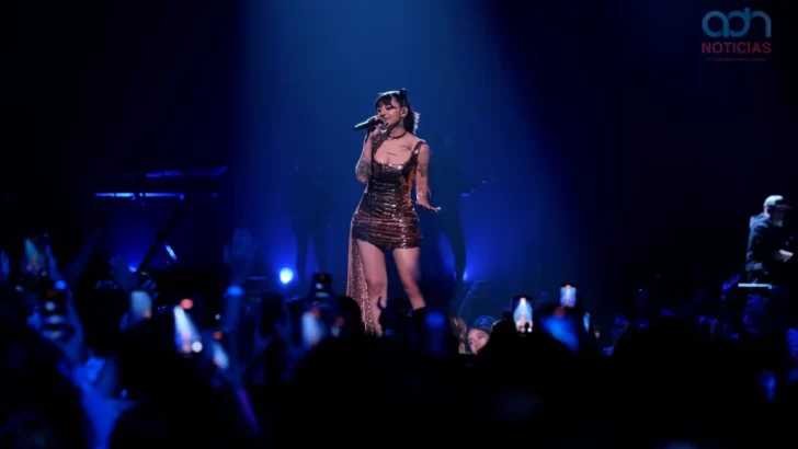 Cazzu frenó un show en Chile por los cantos en contra de Christian Nodal: “No me hagan quedar mal”