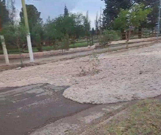 Llueve de manera intensa en el Gran San Juan, mientras que Calingasta fue el más afectado incluso con bajada de creciente