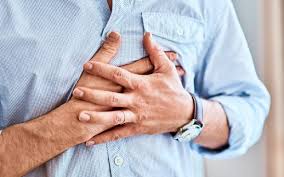 Se demora más de 3 horas para acudir al médico frente a un posible infarto Se demora más de 3 horas para acudir al médico frente a un posible infarto