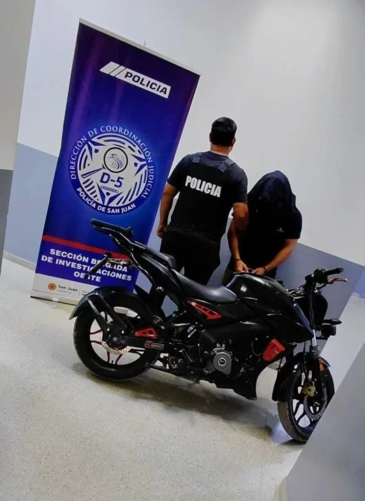 Atraparon a “El Larguirucho” tras robar una moto en el estacionamiento del mayorista Makro Atraparon a “El Larguirucho” tras robar una moto en el estacionamiento del mayorista Makro