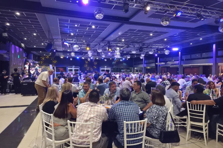 ENAV y JUVIAR realizaron la cena anual con sus viñateros y proveedores