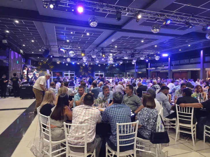 ENAV y JUVIAR realizaron la cena anual con sus viñateros y proveedores ENAV y JUVIAR realizaron la cena anual con sus viñateros y proveedores