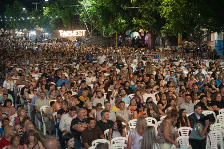 Todo el color de la primera noche de la Fiesta Nacional de Santa Lucía Todo el color de la primera noche de la Fiesta Nacional de Santa Lucía