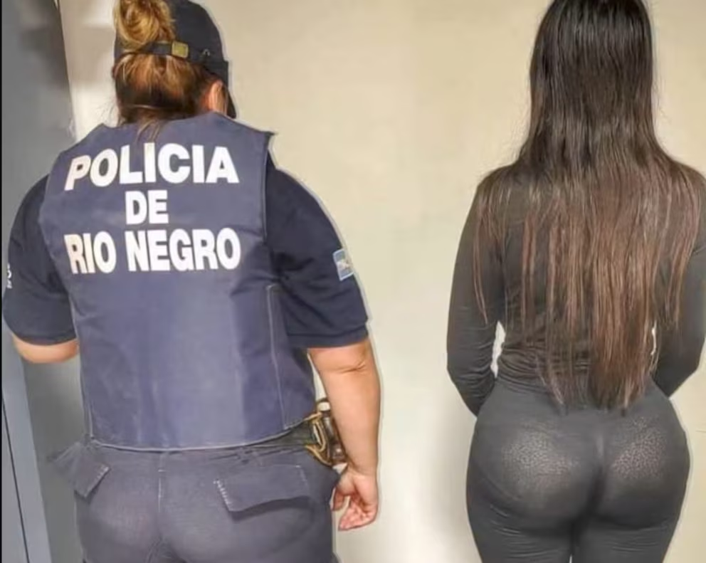 La misteriosa mujer que fue detenida por un robo y que rápidamente se volvió viral La misteriosa mujer que fue detenida por un robo y que rápidamente se volvió viral