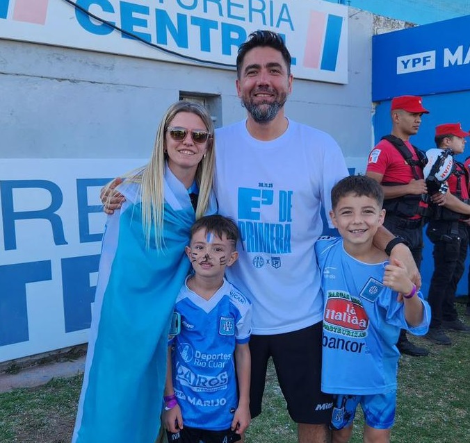 Luis Pérez, el exfutbolista sanjuanino que ascendió a Primera con Estudiantes de Río Cuarto: “Es una locura hermosa” Luis Pérez, el exfutbolista sanjuanino que ascendió a Primera con Estudiantes de Río Cuarto: “Es una locura hermosa”
