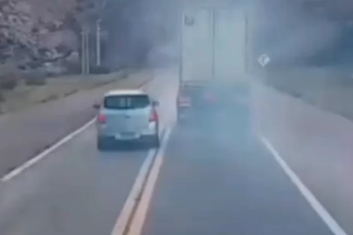 [VIDEO] Captan a la sanjuanina haciendo una maniobra imprudente minutos antes de su muerte