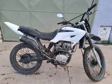 Ingresó a una casa y los vecinos lo persiguieron: se escondió debajo de una cama para tratar de zafar de la Policía Ingresó a una casa y los vecinos lo persiguieron: se escondió debajo de una cama para tratar de zafar de la Policía