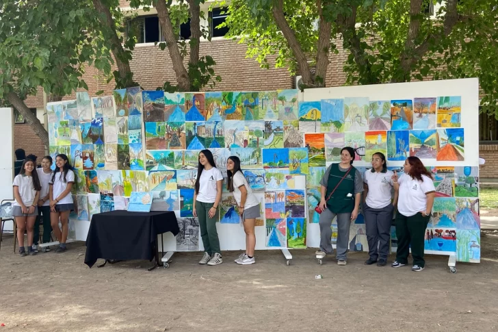 Alumnos de la UCCuyo comprometidos con el cuidado del agua: realizaron una muestra didáctica sobre estrategias para lograrlo