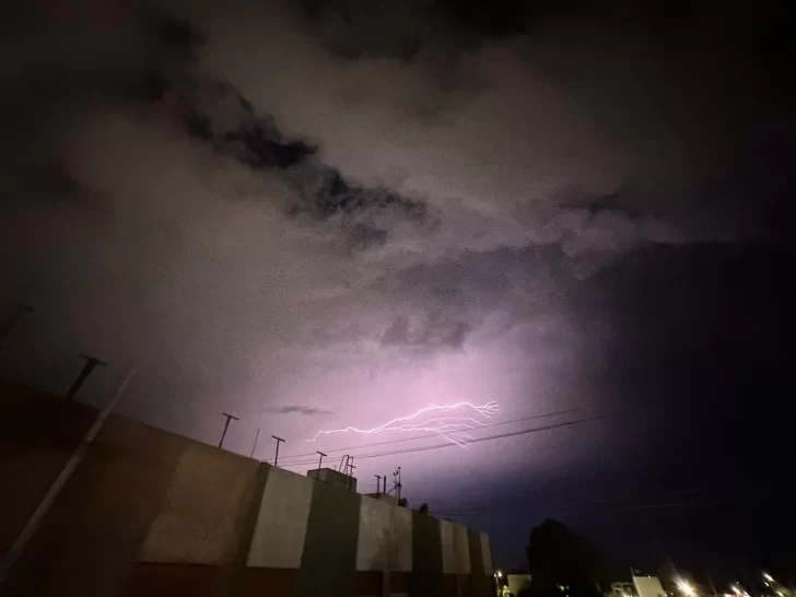 Emiten alerta por fuertes tormentas en diferentes departamentos de San Juan Emiten alerta por fuertes tormentas en diferentes departamentos de San Juan