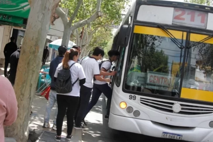 Boleto escolar gratuito: desde el 2026, cada alumno y docente deberá tener una tarjeta SUBE registrada a su nombre para acceder al beneficio