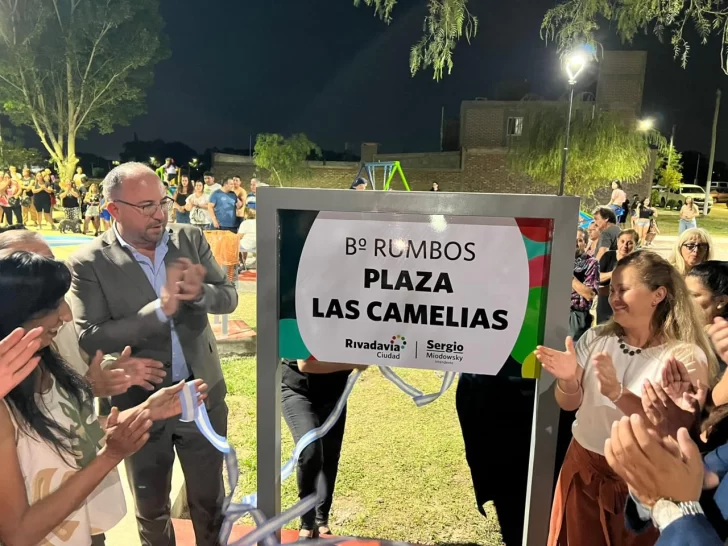Rivadavia inauguró las obras que transformaron un baldío en una plaza en el barrio Rumbos Rivadavia inauguró las obras que transformaron un baldío en una plaza en el barrio Rumbos
