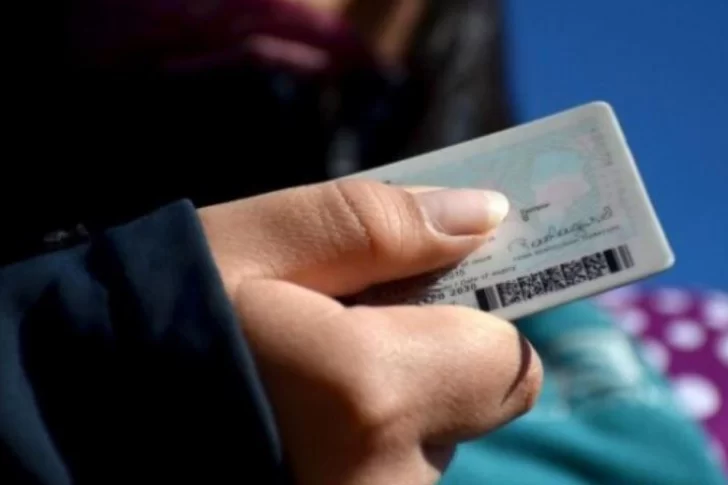 Usurpó la identidad de una mujer, compró una heladera y engañó a casas de préstamos generando un fraude por más de $2 millones