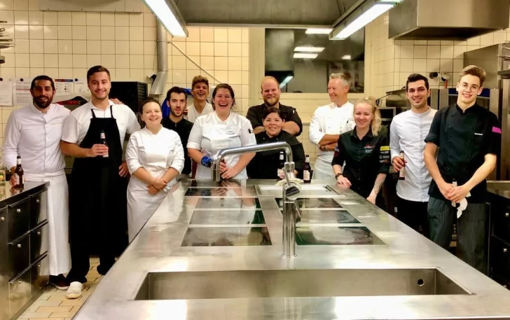 staff-de-cocineros-de-radius-728x457 staff-de-cocineros-de-radius-728x457