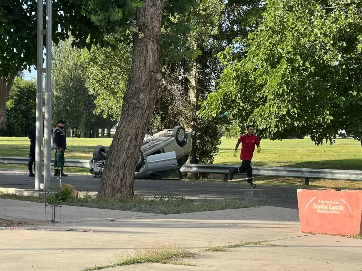 vuelco-circunvalacion-y-lencinas-sta-lucia1-728x546 vuelco-circunvalacion-y-lencinas-sta-lucia1-728x546