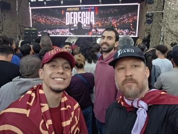 Las fotos exclusivas de los sanjuaninos de Las Fuerzas del Cielo en la Derecha Fest de Mar del Plata: con Laje, influencers y en el show de Milei Las fotos exclusivas de los sanjuaninos de Las Fuerzas del Cielo en la Derecha Fest de Mar del Plata: con Laje, influencers y en el show de Milei