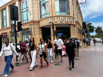 Comprar también es parte del descanso de los sanjuaninos que veranean en La Serena Comprar también es parte del descanso de los sanjuaninos que veranean en La Serena