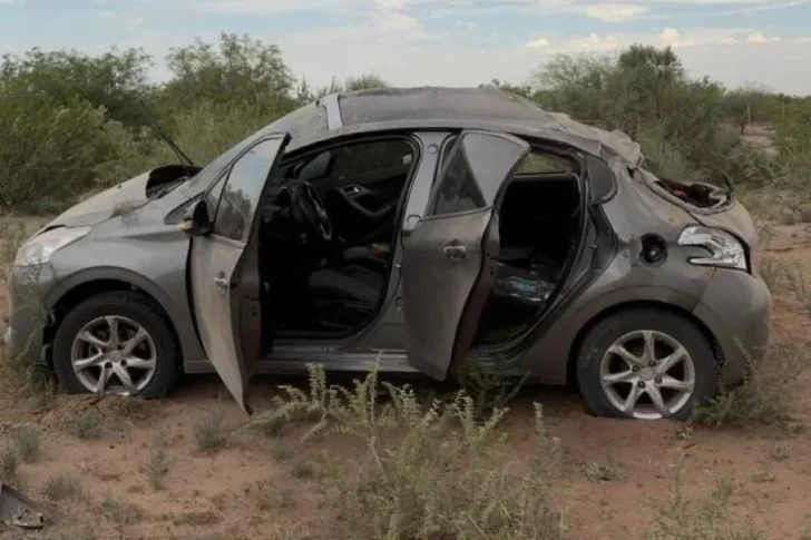 Aparatoso accidente en el límite San Juan-La Rioja: dos heridos Aparatoso accidente en el límite San Juan-La Rioja: dos heridos