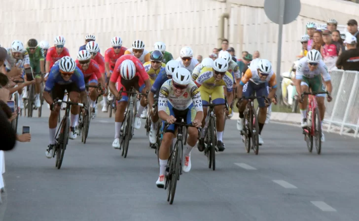 “Pensé en tirar la toalla”: Felipe Pizarro y la emoción tras ganar la primera etapa del Giro del Sol “Pensé en tirar la toalla”: Felipe Pizarro y la emoción tras ganar la primera etapa del Giro del Sol