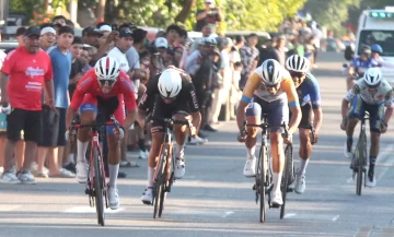 “La vida me regaló este triunfo”: Ángel Oropel, emoción y un Giro del Sol abierto “La vida me regaló este triunfo”: Ángel Oropel, emoción y un Giro del Sol abierto
