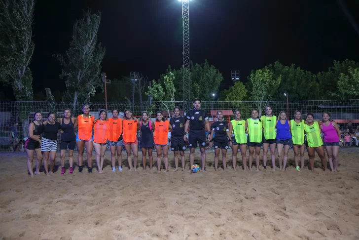 IMG_8324-1-728x486 futbol playa UVT 1