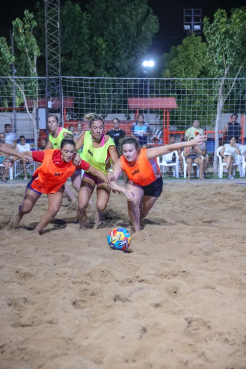 IMG_8594-486x728 futbol playa UVT 2