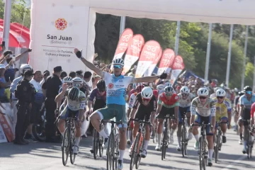 Cobarrubia, fiel a su estilo, se impuso en la Ruta del Sol: una etapa acortada y con final accidentado Cobarrubia, fiel a su estilo, se impuso en la Ruta del Sol: una etapa acortada y con final accidentado