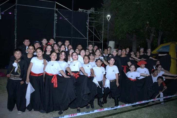 La travesía de una escuela de danzas de Rodeo para llegar hasta Chile y representar a San Juan en un evento de la Difunta Correa La travesía de una escuela de danzas de Rodeo para llegar hasta Chile y representar a San Juan en un evento de la Difunta Correa