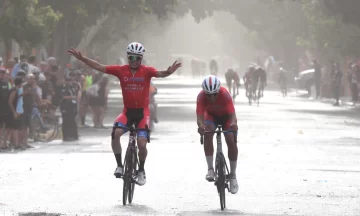 Otra vez el clima opacó la Vuelta a San Juan: Leonardo Rodríguez voló en Santa Lucía en un final sorpresivo Otra vez el clima opacó la Vuelta a San Juan: Leonardo Rodríguez voló en Santa Lucía en un final sorpresivo