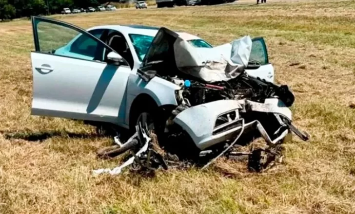 Madre e hija murieron en un terrible choque frontal Madre e hija murieron en un terrible choque frontal